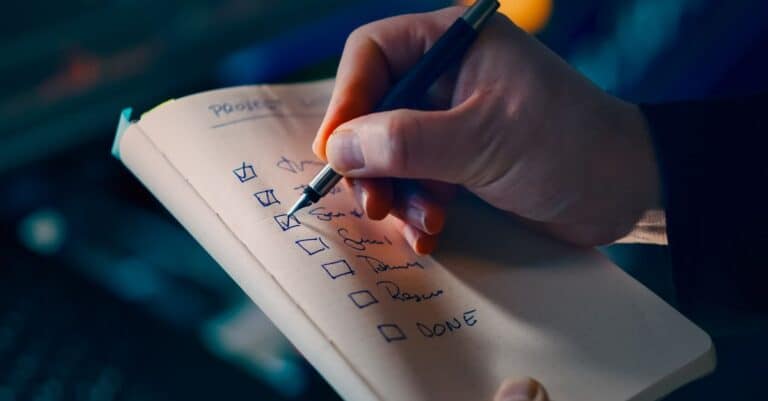 Checklist: 5 procese pe care le poți automatiza azi